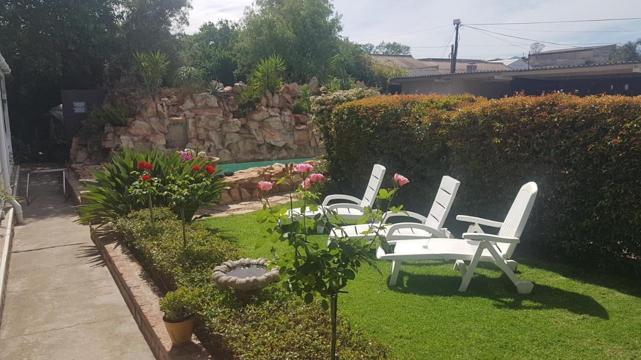 Beit Shalom Before Known As Best Little Guesthouse Oudtshoorn Eksteriør bilde