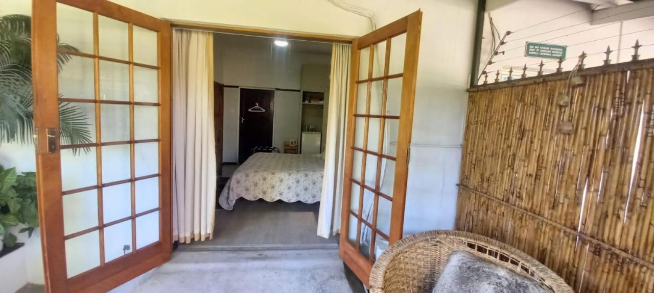 Beit Shalom Before Known As Best Little Guesthouse Oudtshoorn Eksteriør bilde
