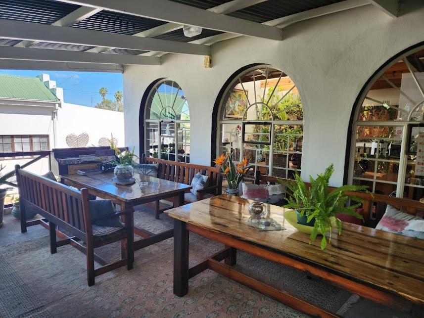 Beit Shalom Before Known As Best Little Guesthouse Oudtshoorn Eksteriør bilde