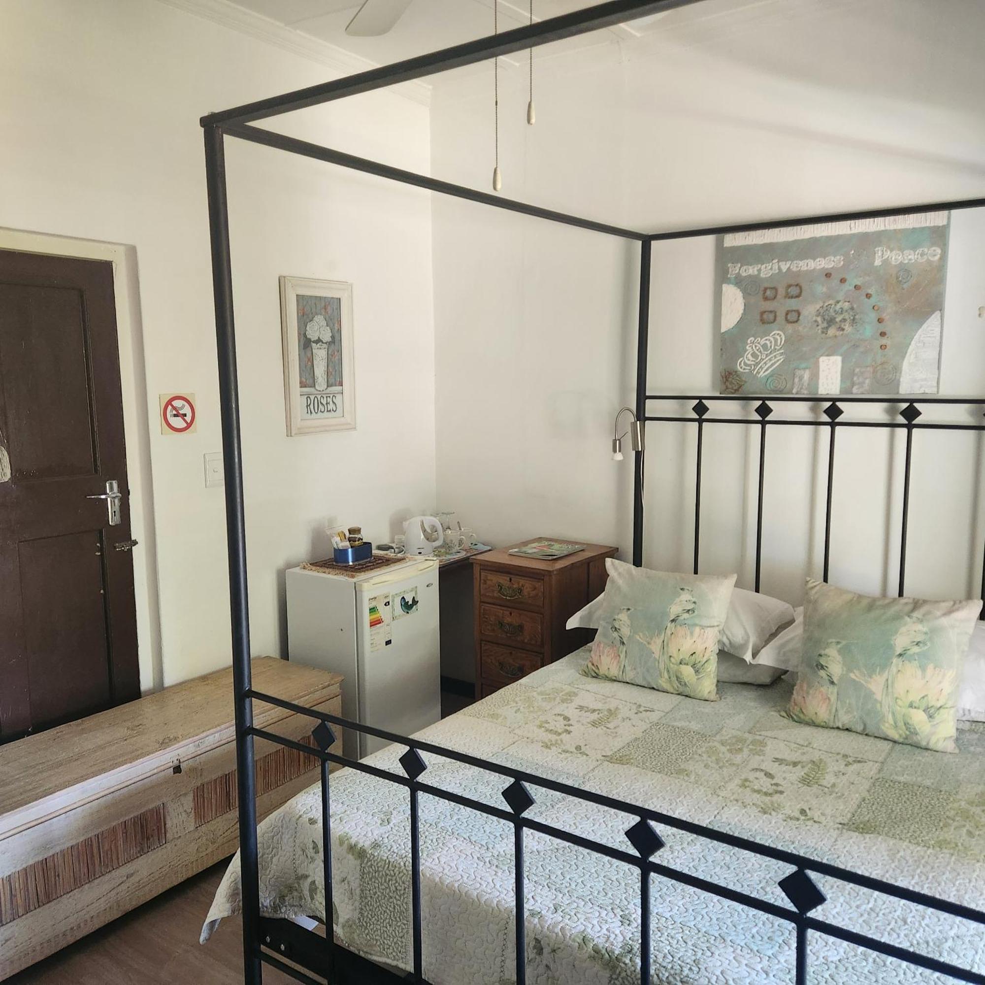 Beit Shalom Before Known As Best Little Guesthouse Oudtshoorn Eksteriør bilde